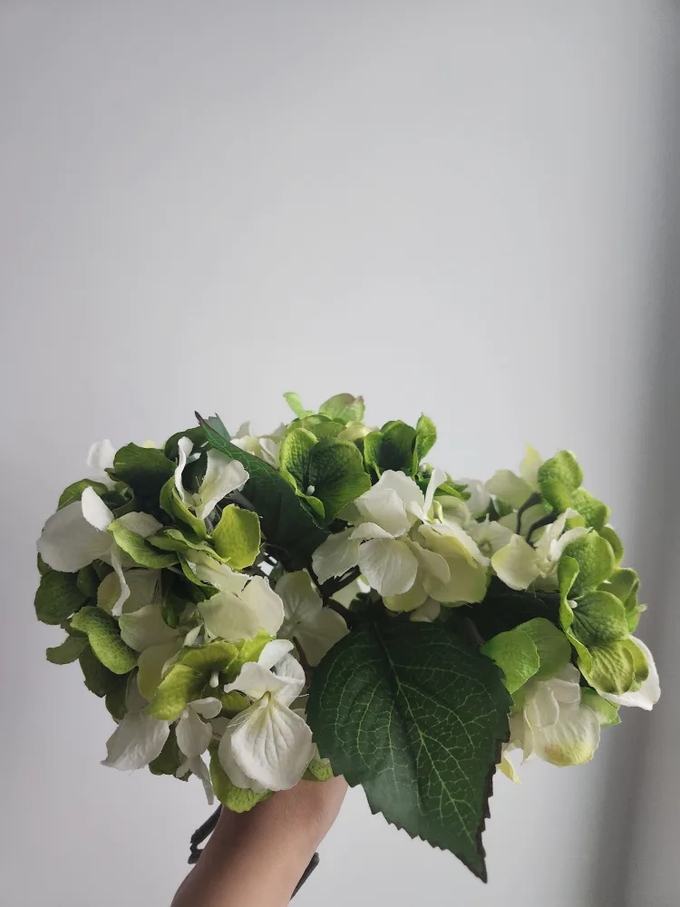 Artificial Hydrangea and Lilac Flower Bouquets image indicator(8)