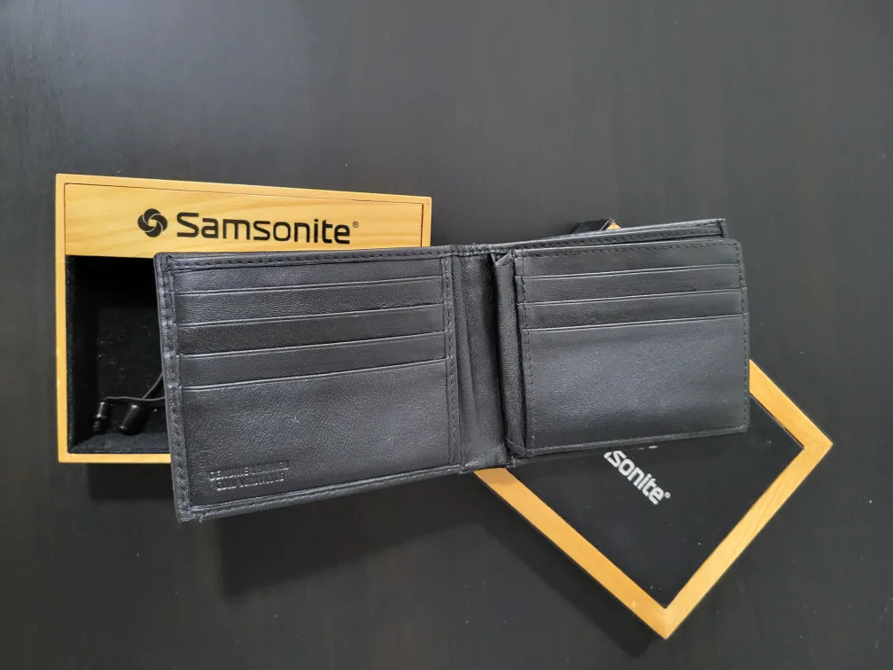 Samsonite Leather Bi-fold Wallet in Wooden Gift Box image indicator(2)