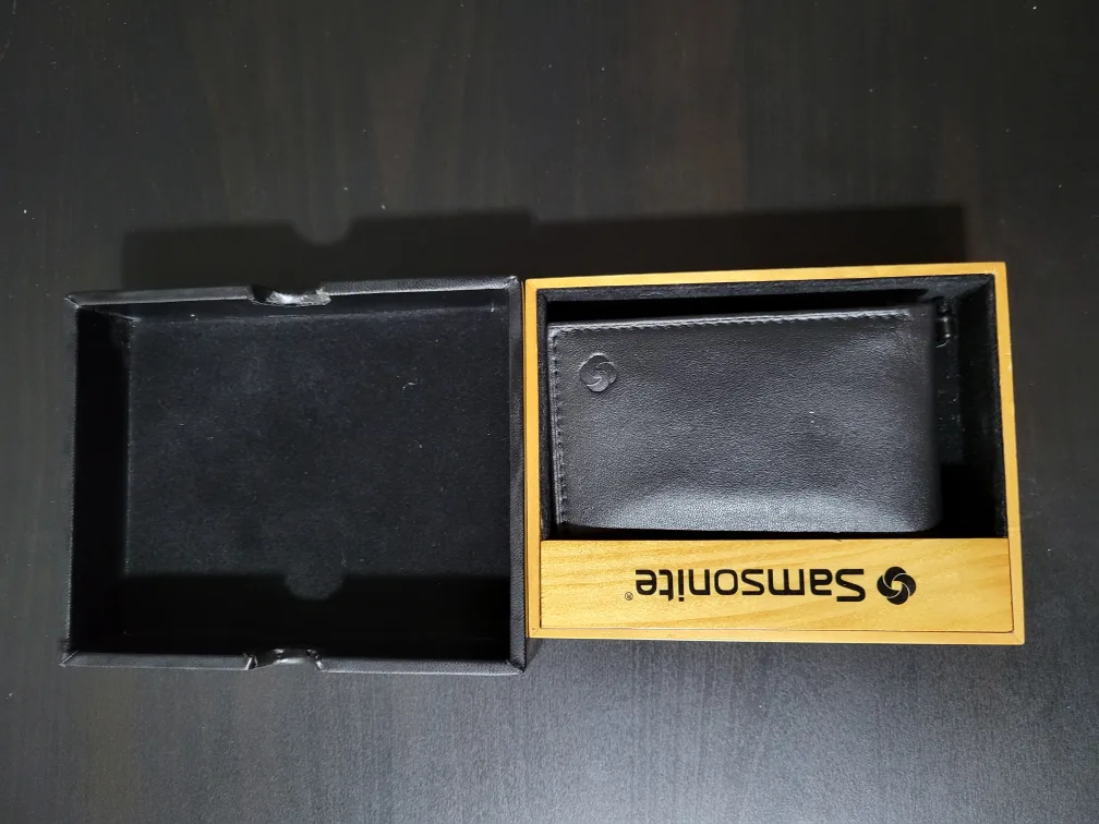 Samsonite Leather Bi-fold Wallet in Wooden Gift Box image indicator(3)