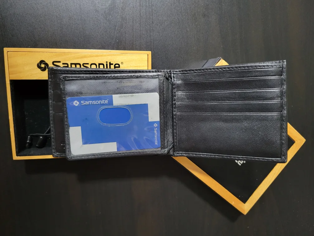 Samsonite Leather Bi-fold Wallet in Wooden Gift Box image indicator(5)