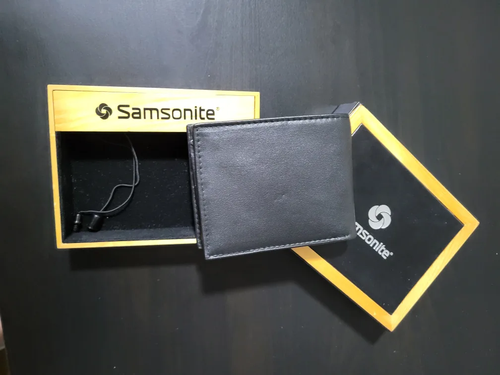Samsonite Leather Bi-fold Wallet in Wooden Gift Box image indicator(6)