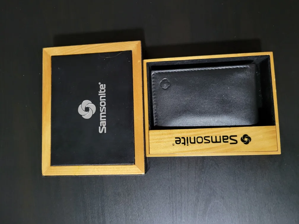 Samsonite Leather Bi-fold Wallet in Wooden Gift Box image indicator(7)