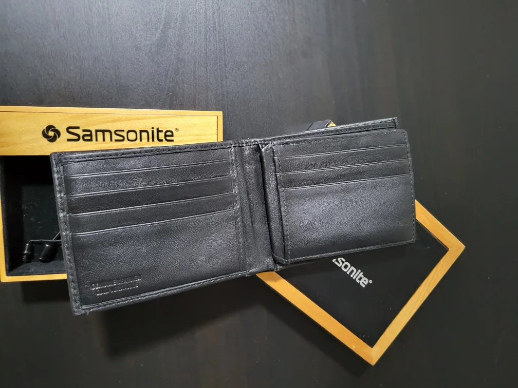 Samsonite Leather Bi-fold Wallet in Wooden Gift Box image indicator(8)