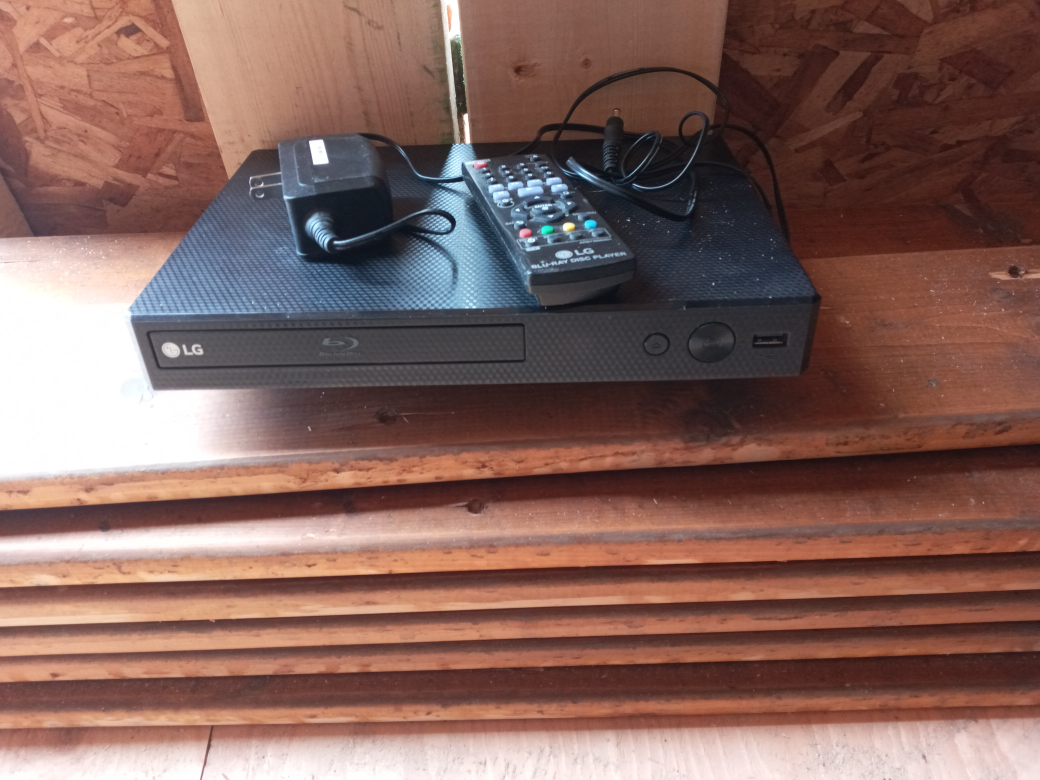 LG Blu-Ray Disc Player with Remote