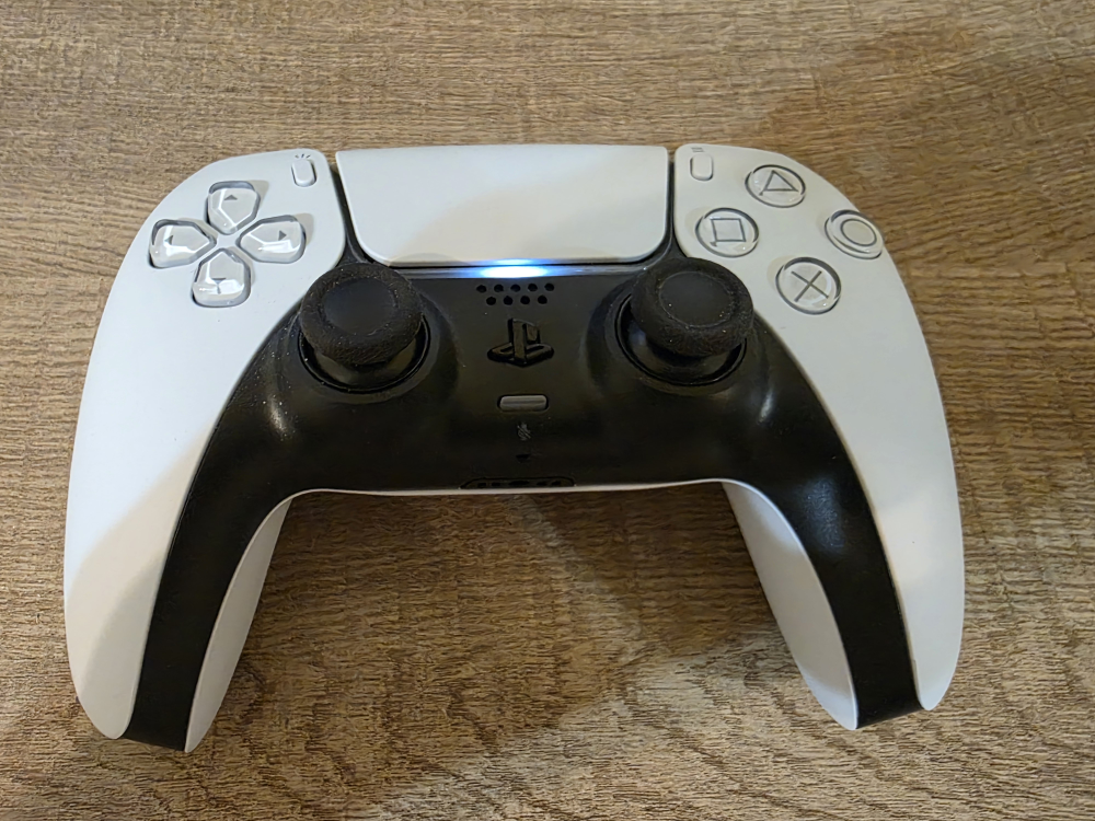 PS5 Console and Controller - White, and Display Complete Setup - photo 3