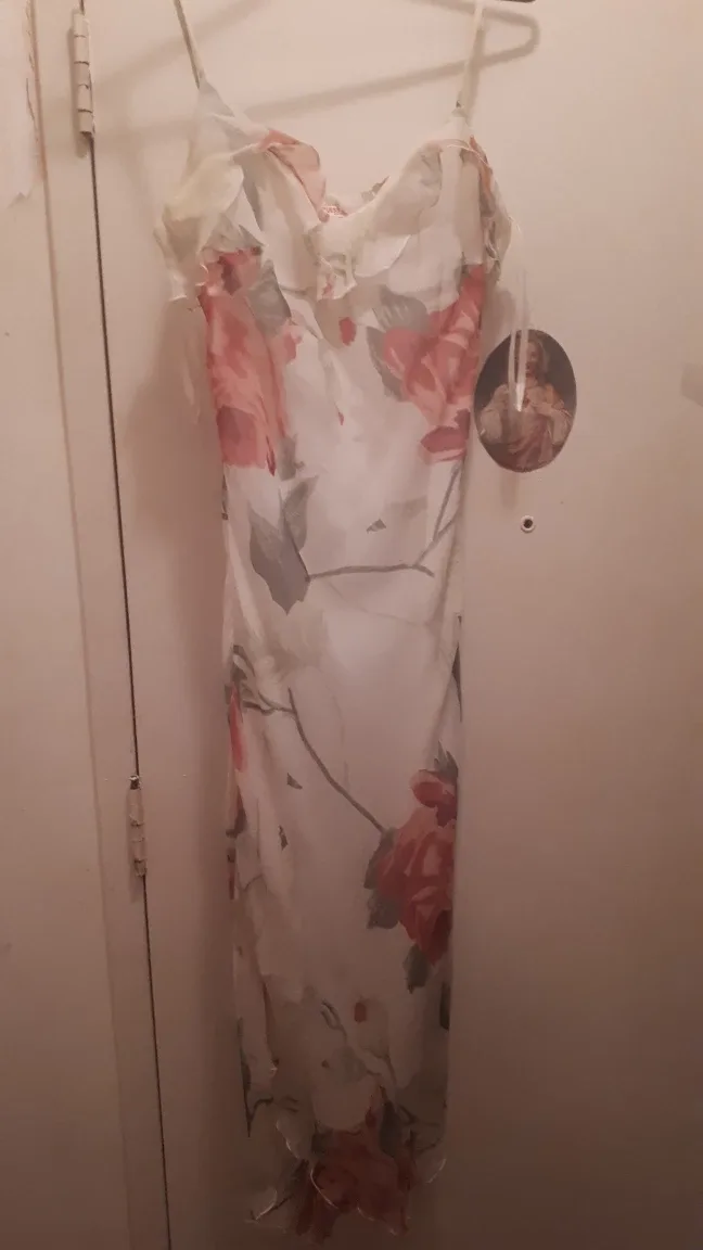 💚Guess size Medium summer Dress with silk slip image indicator(3)