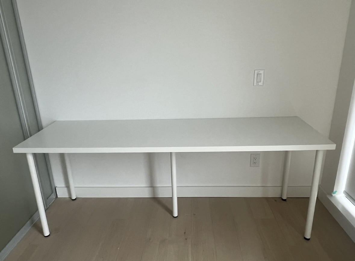 FREE GIVEAWAY table - photo 2