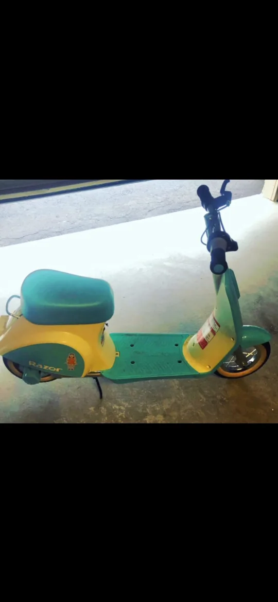 Razor Pocket Mod Petite Electric Scooter - Blue image indicator(2)