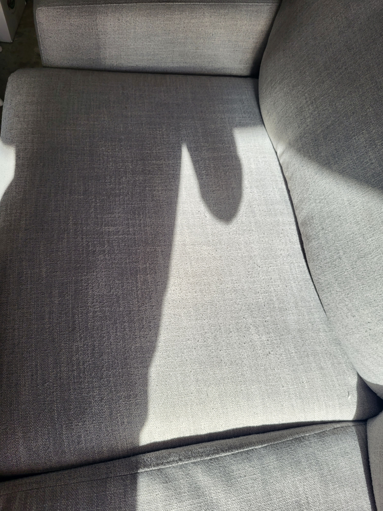 Couch - photo 2