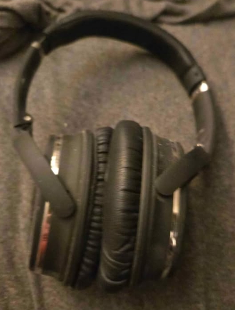 Beats Solo HD Wireless Headphones - photo 2