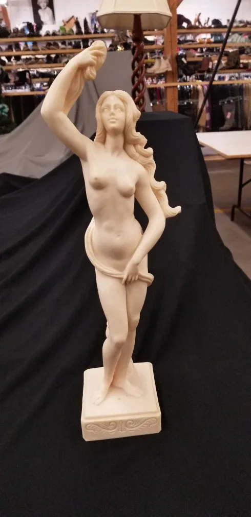 statues , Roman style,  man and woman,  1960s image indicator(3)