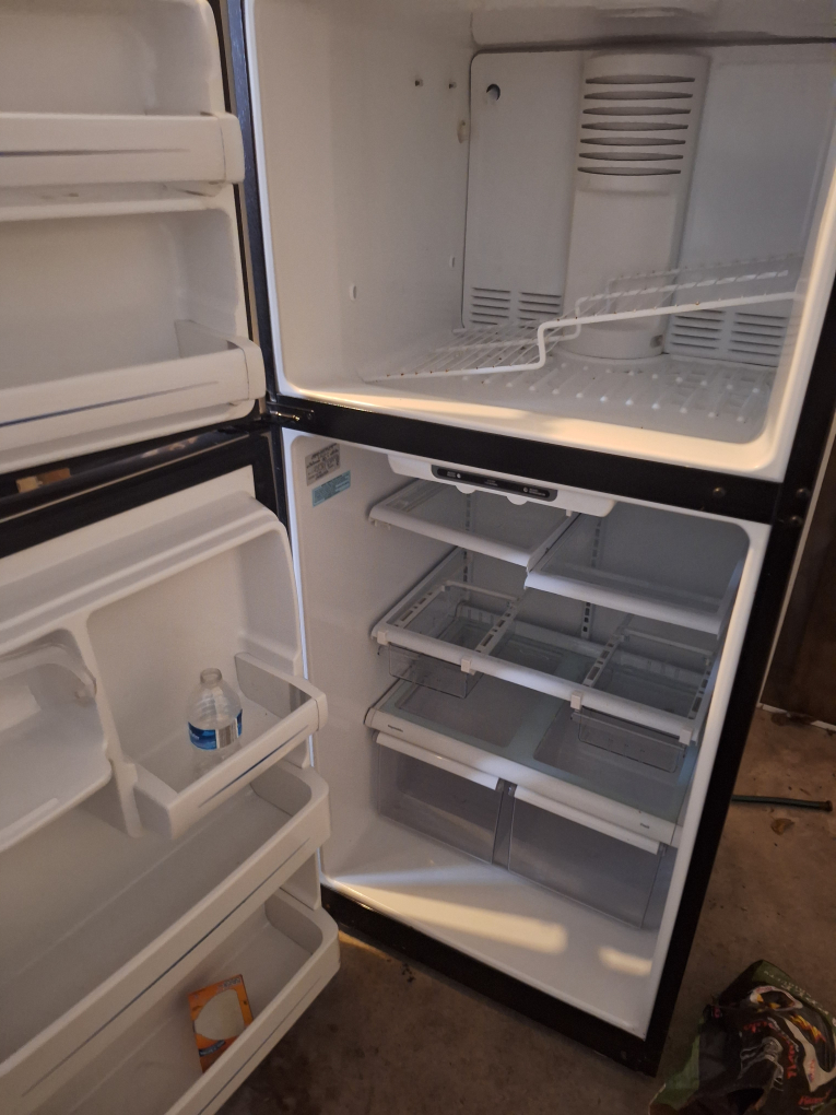 GE Top Freezer Refrigerator - Stainless Steel - photo 2