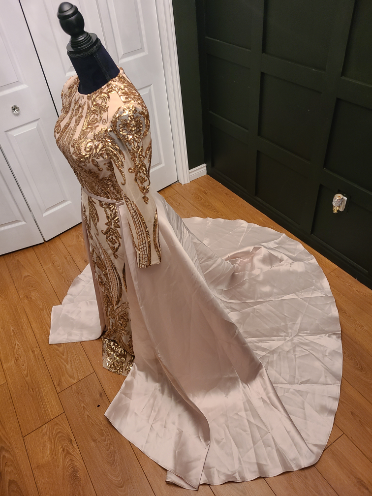 Stunning Gold Sequin & Satin Formal Gown - Size 6