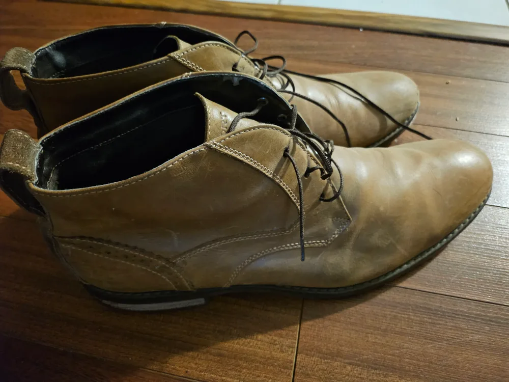 big Sale! Men's Brown Leather Boots image indicator(3)