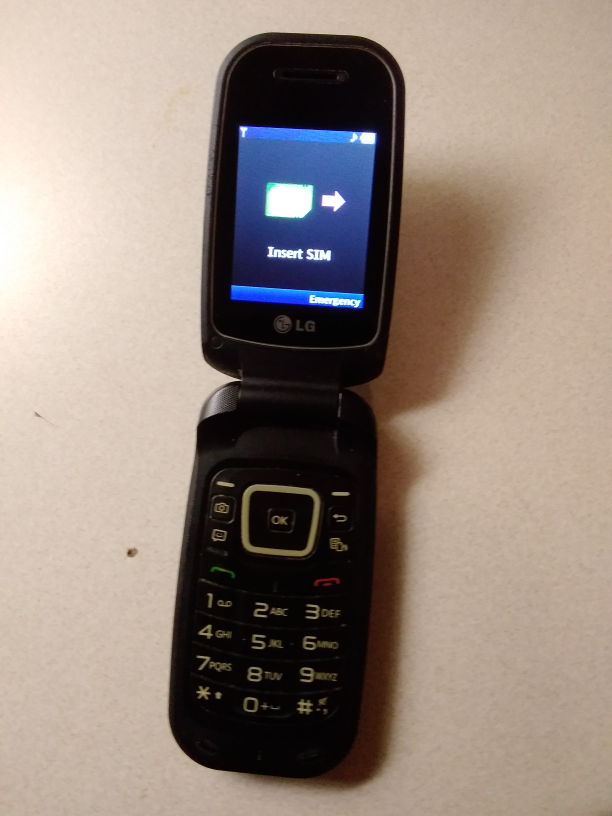 LG Tracfone Flip Phone - photo 2