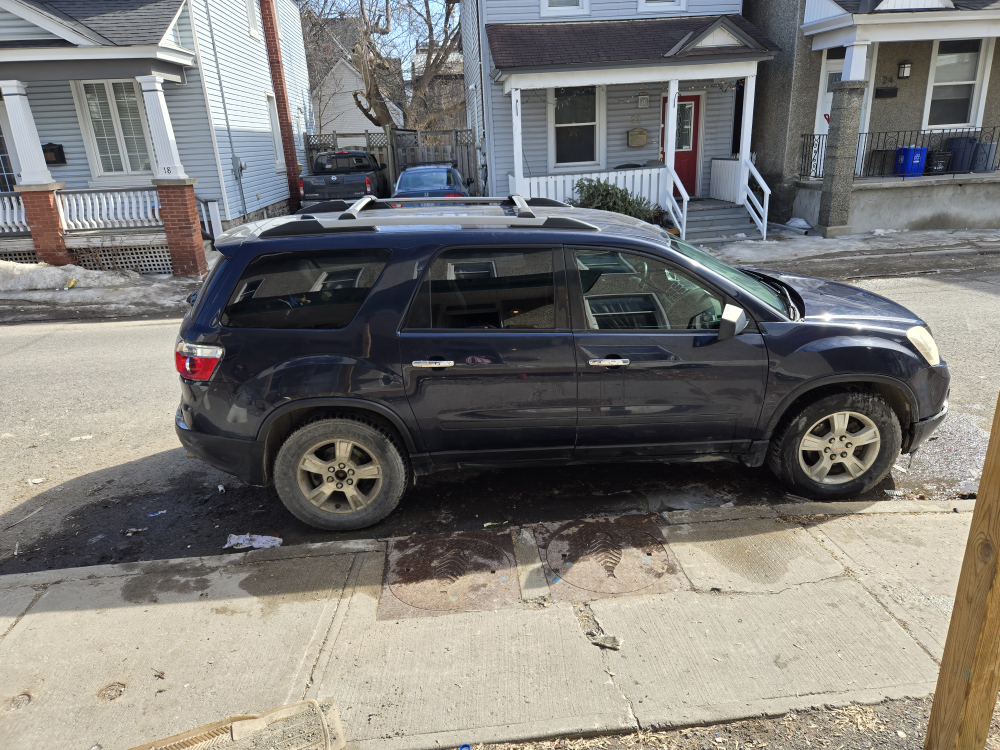 GMC Acadia 2011 - photo 3