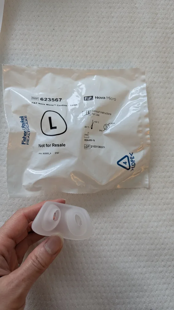 Fisher & Paykel Nova Micro Nasal Pillows Mask - Large and medium image indicator(2)