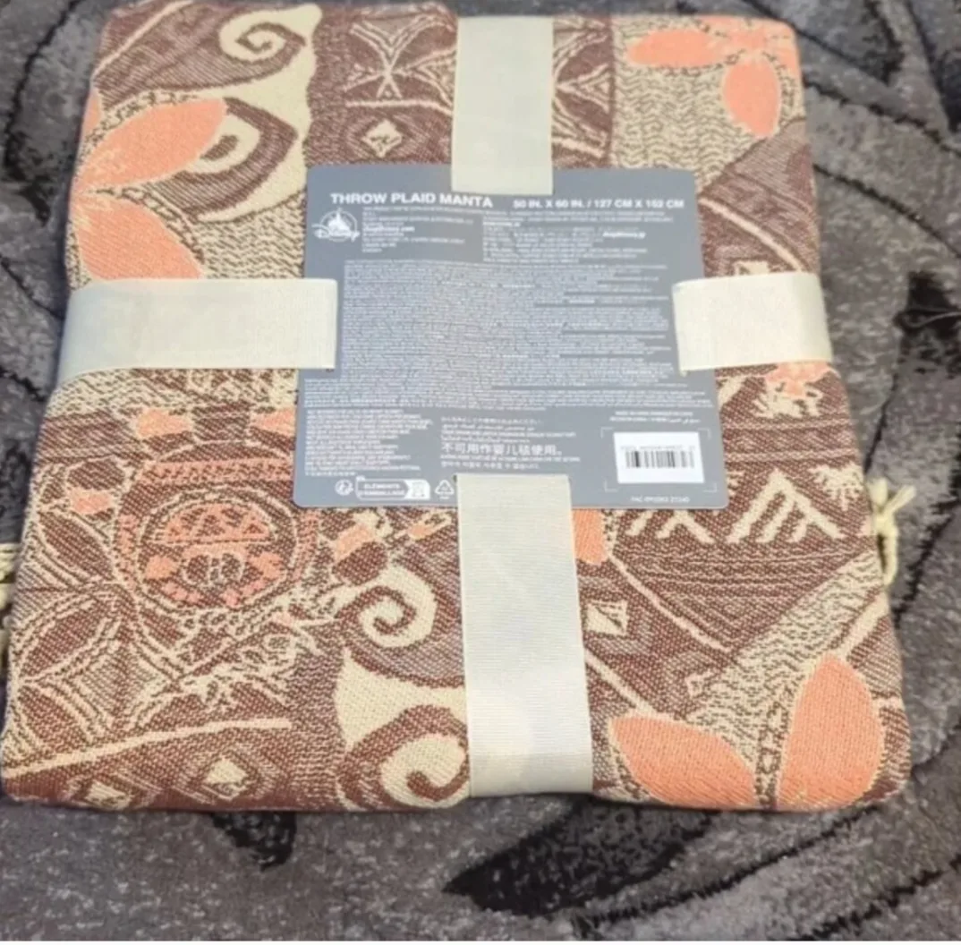 Disney Parks Moana Throw Blanket brand new image indicator(3)