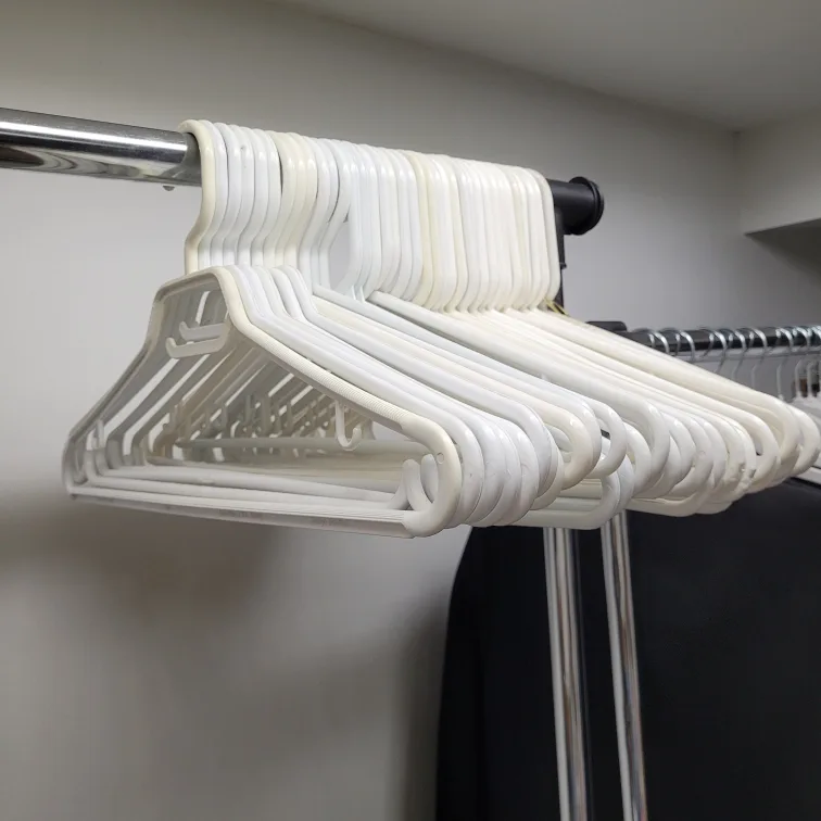 #Freecycle 36 White Plastic Hangers image indicator(4)