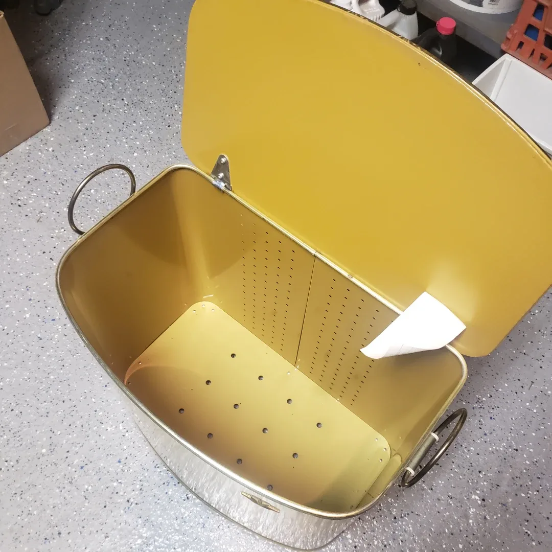 Vintage Gold Metal Laundry Hamper image indicator(2)