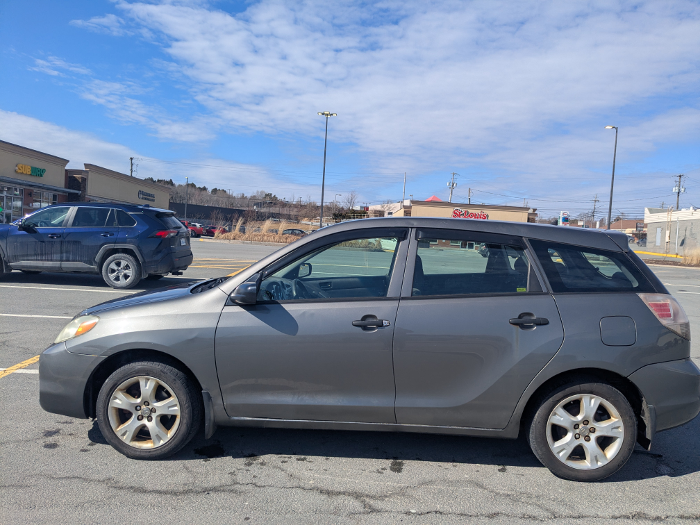 2005 Toyota Matrix - Great condition