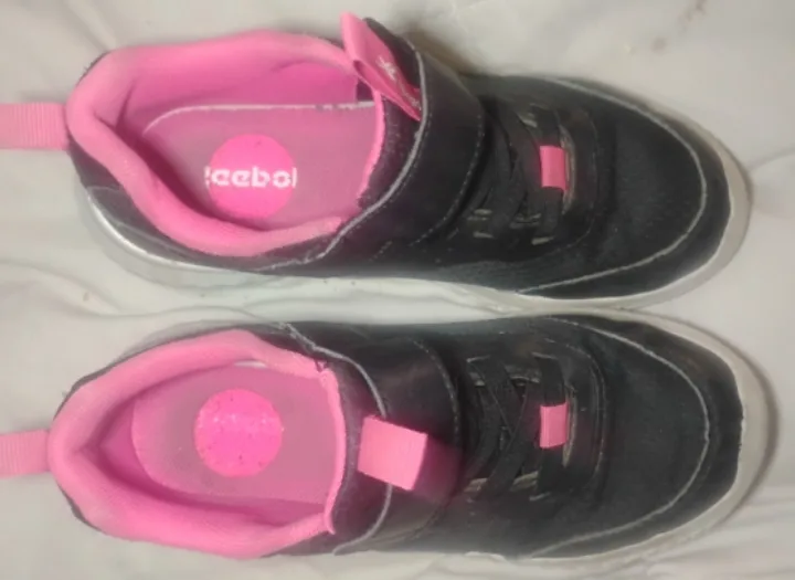 Reebok Girls' Black and Pink Velcro Sneakers image indicator(2)