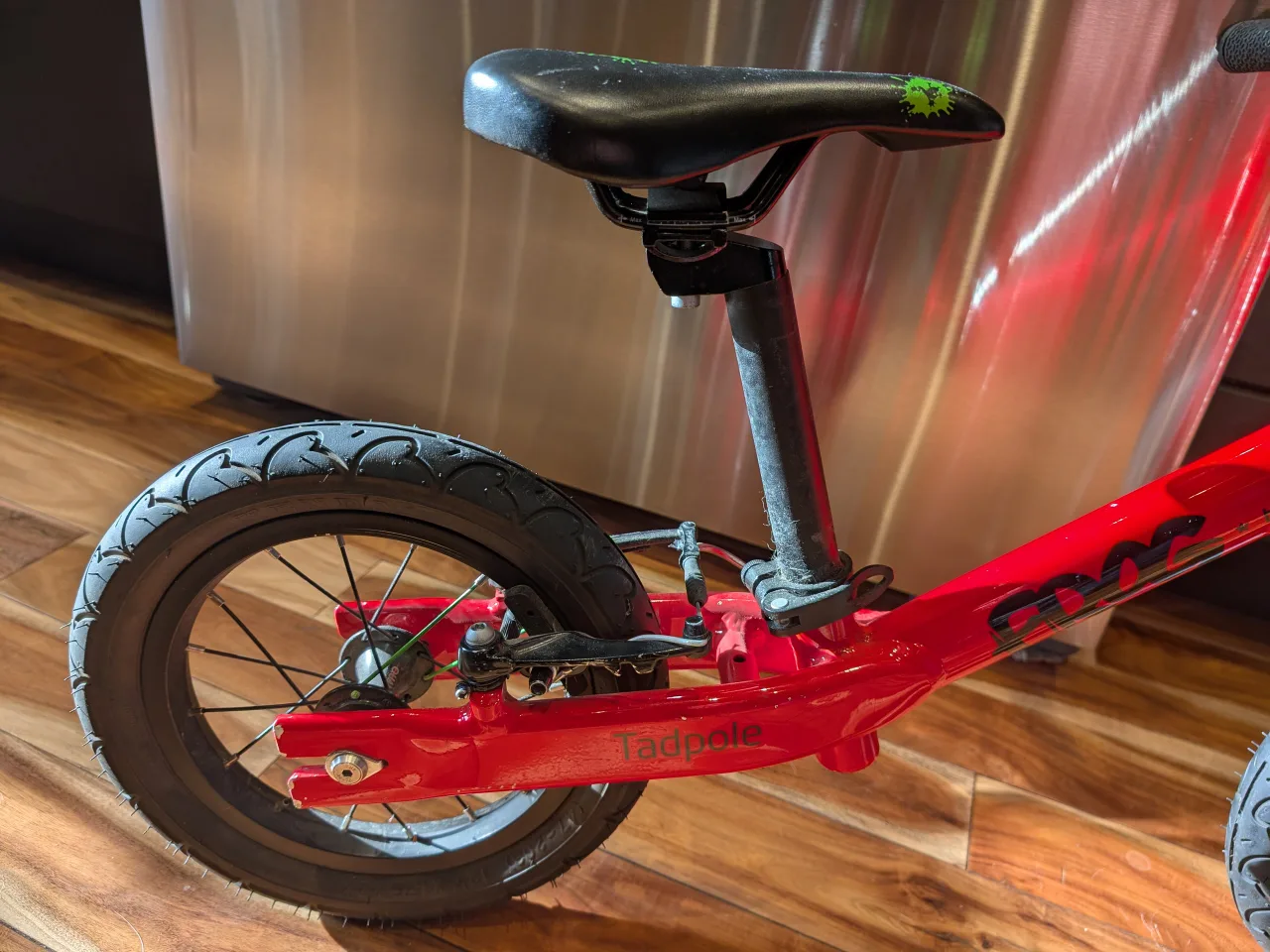 Frog Bikes Tadpole Balance Bike - Red - 12 inch image indicator(2)