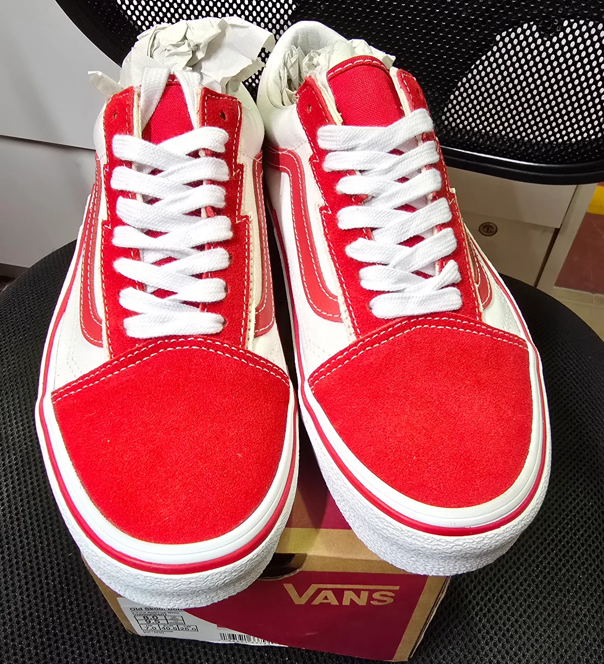 Brand new Van's Old Skool Bolts for sale in box only $49 image indicator(3)