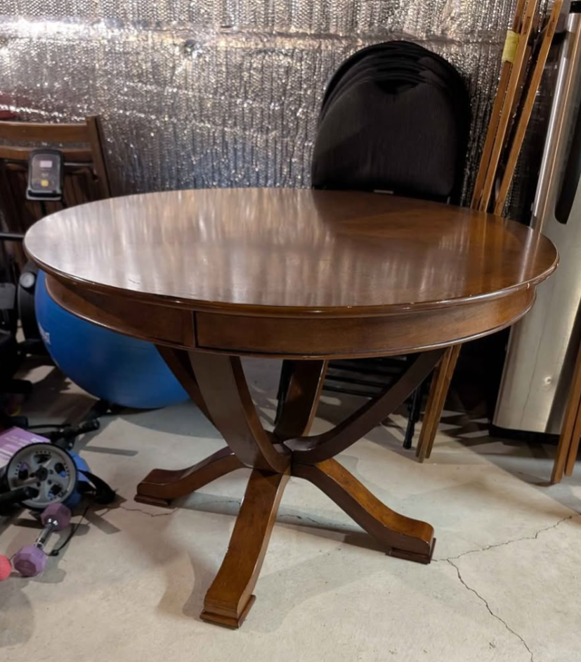 round dining room table (no chairs)