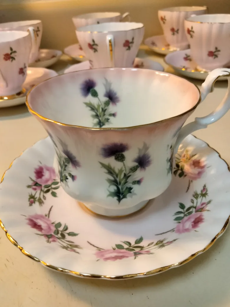 Royal Albert Old Country Roses Teacup and Saucer thumbnail