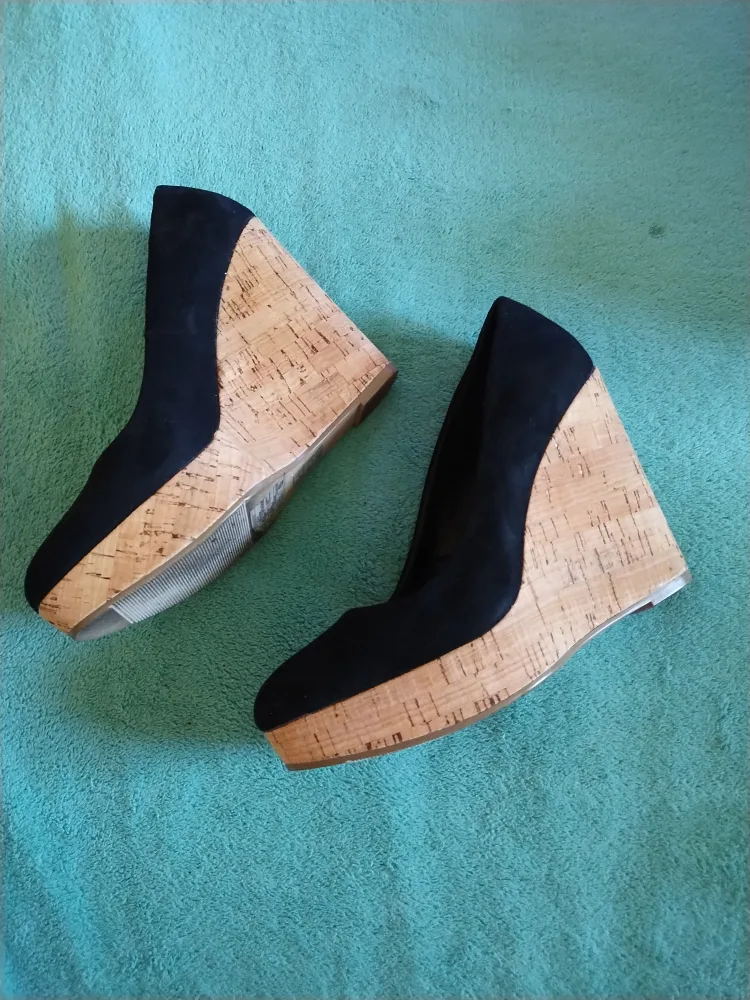 Black Suede Wedge Heels image indicator(4)