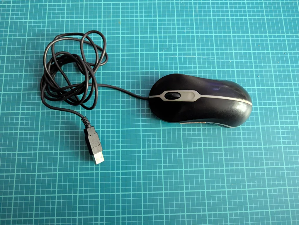 Wired Dell Optical Mouse thumbnail