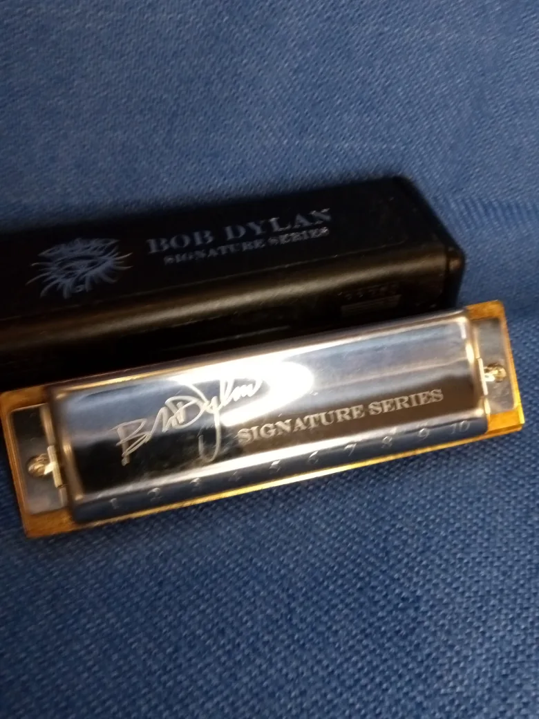Bob Dylan Signature Series Harmonica by Hohner image indicator(2)