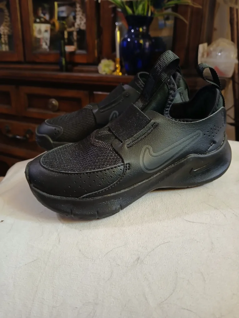 child's Nike rubber sneakers 11 half image indicator(2)