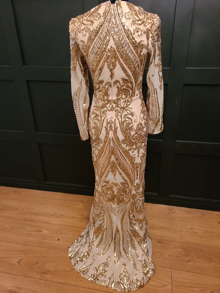 Stunning Gold Sequin & Satin Formal Gown - Size 6 image indicator(9)
