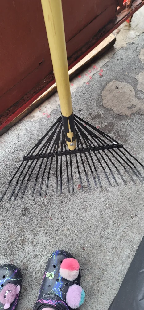 Ames 14-tine Bow Rake image indicator(2)