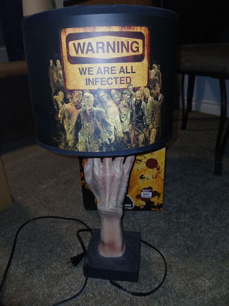 The Walking Dead Zombie Hand Lamp & Crossbow Lamp - photo 3