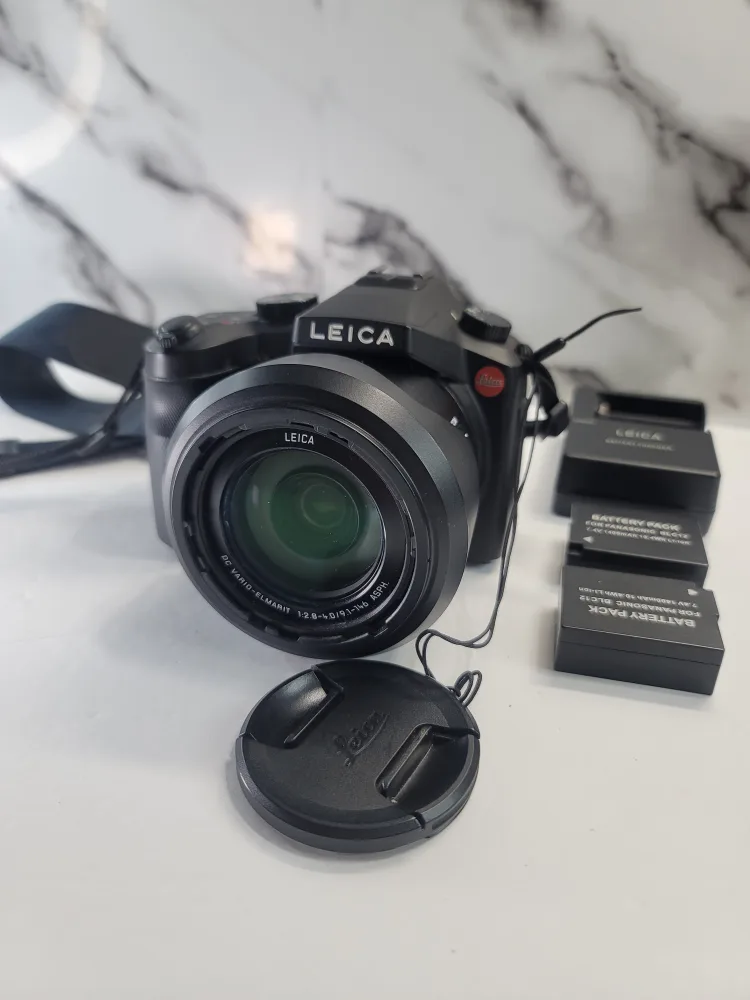 Leica V-Lux Typ 114 Digital Camera with Accessories image indicator(3)