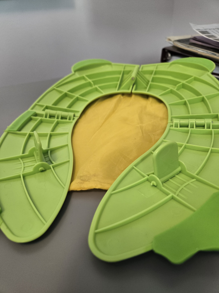 Portable Foldable Froggy Potty Seat for Toddlers - photo 3