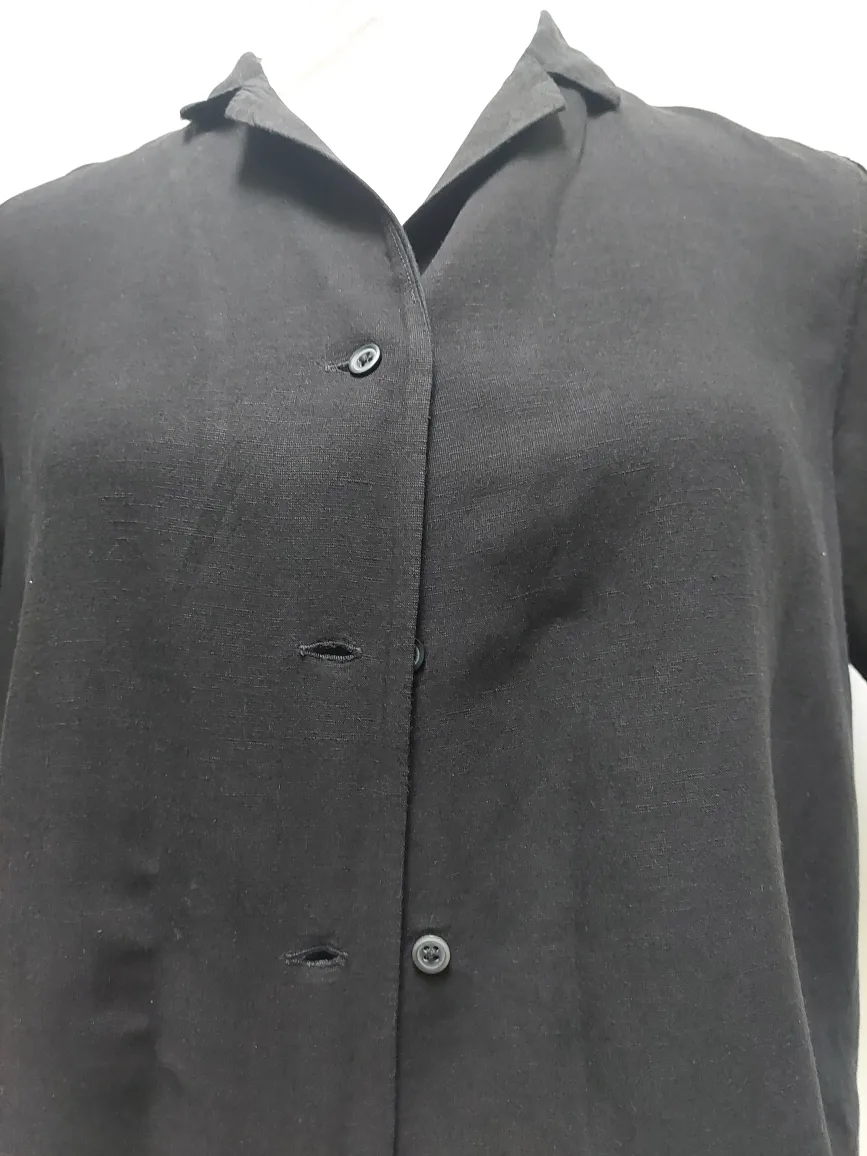 UNIQLO Women's Black Short Sleeve Button-Down Shirt - Size M image indicator(8)