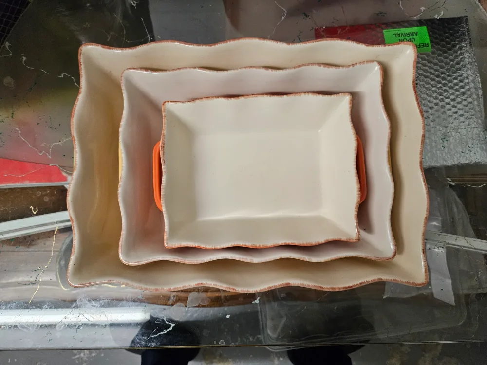 Vintage Set of 3 Ceramic Baking Dishes image indicator(2)
