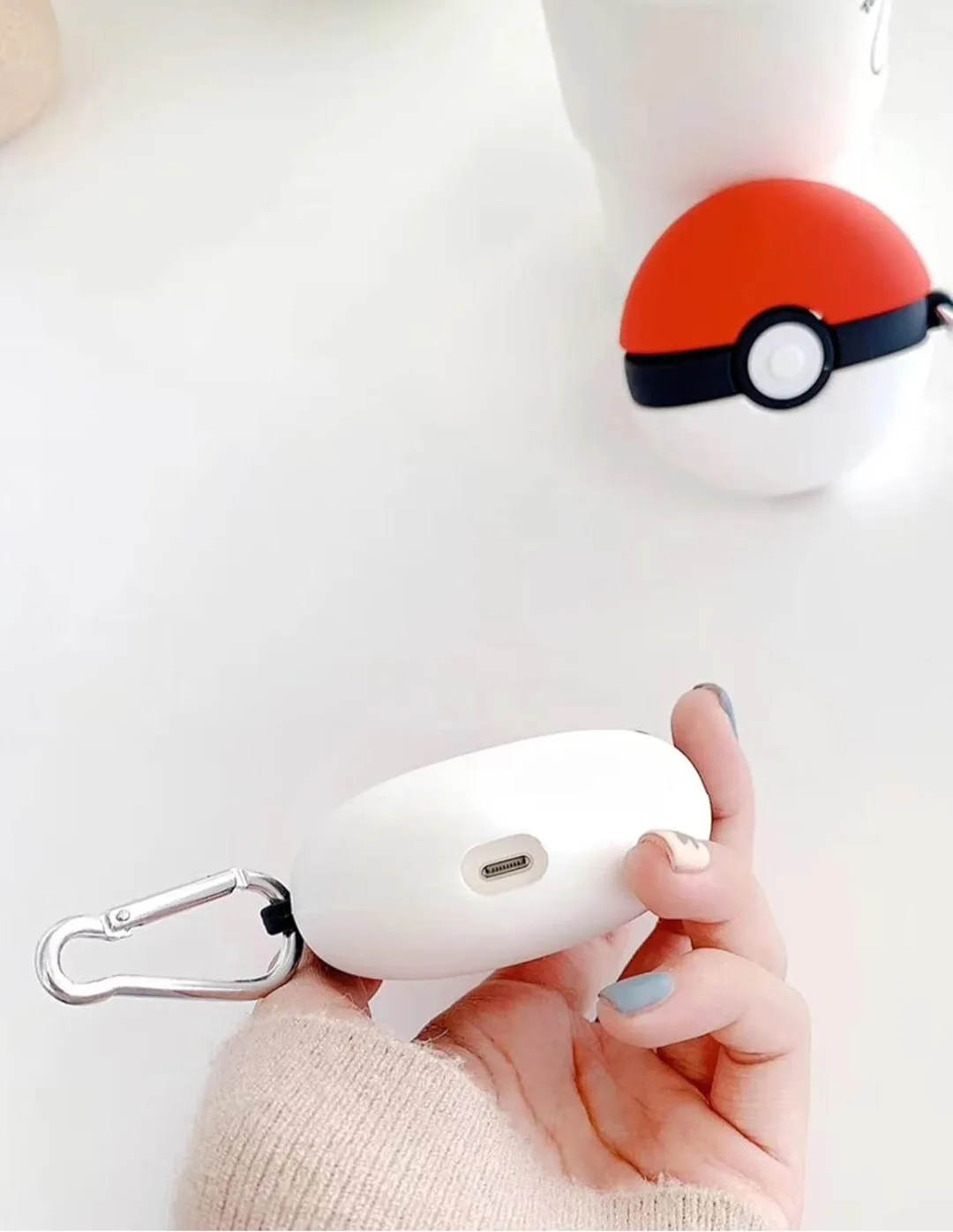 Pokemon Pokeball Airpods Case image indicator(4)