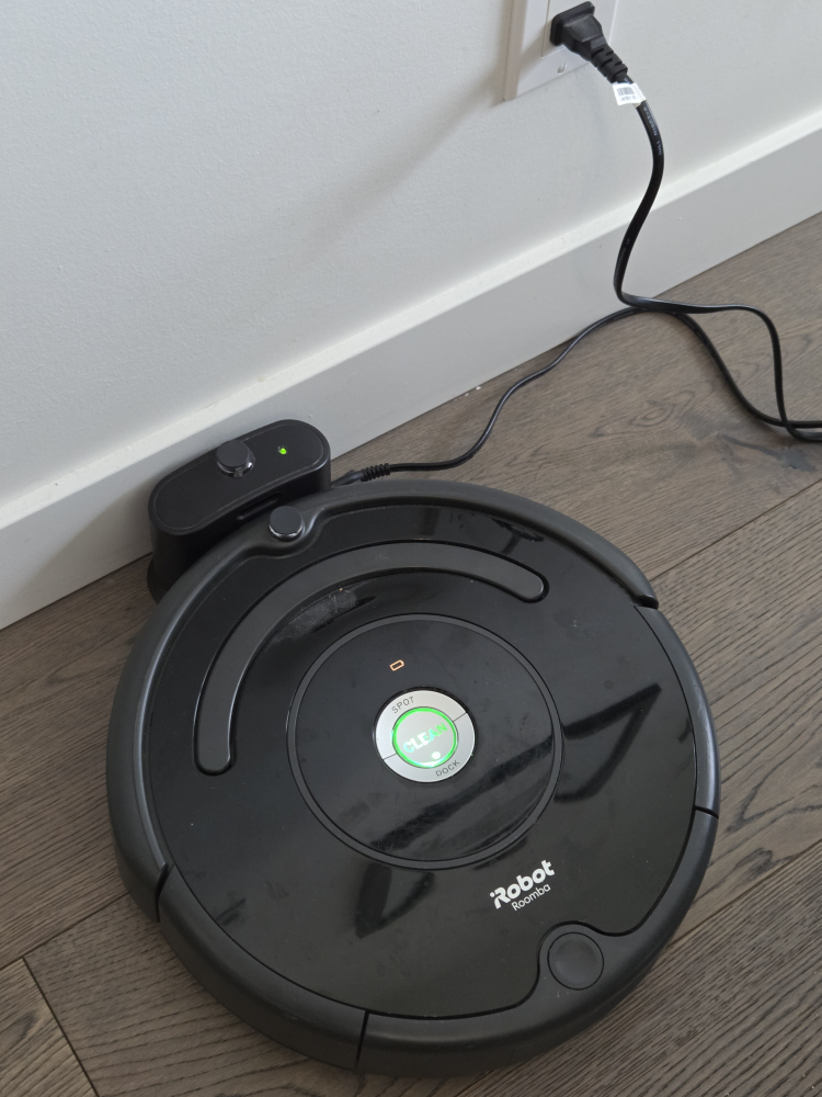 iRobot Roomba 615 Vacuum
