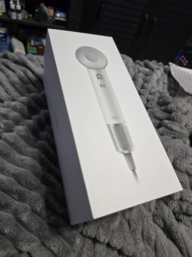 New in Box -  Laifen Hair Dryer - Matte White - photo 4
