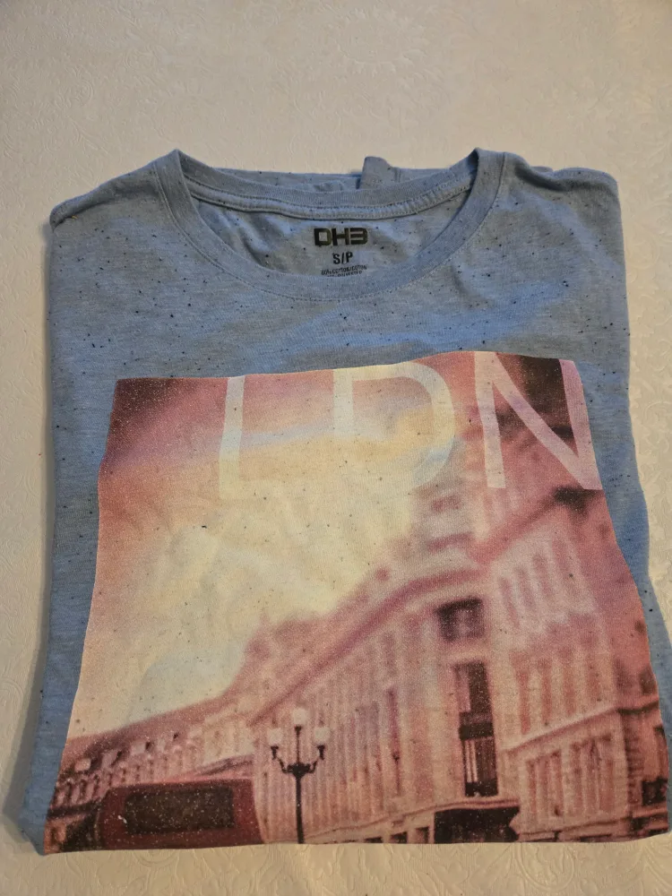 Men's T-shirts image indicator(2)