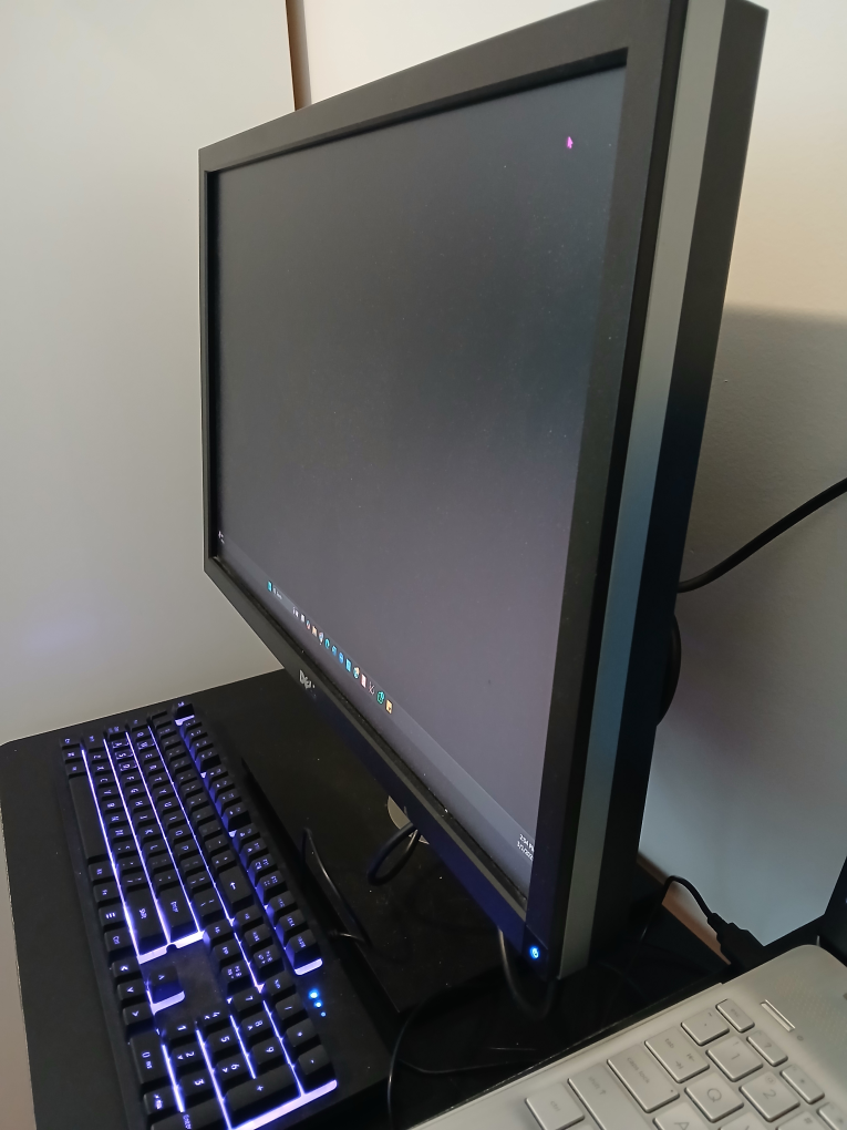 Dell monitor and keyboard - photo 2