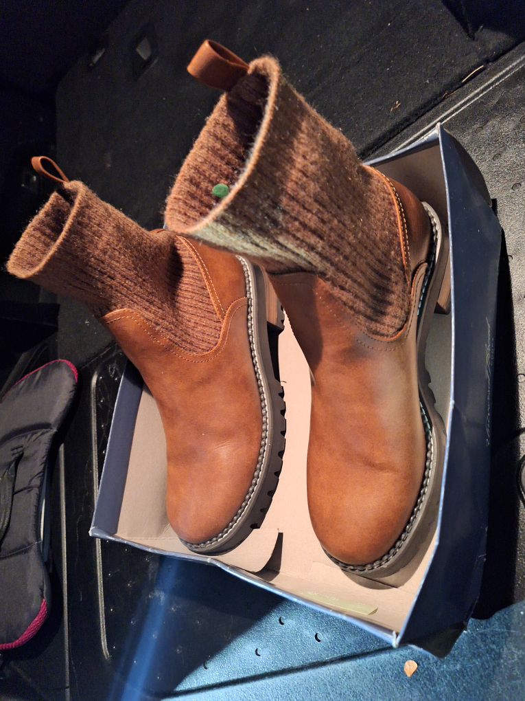 Women's Size 9 Daphne Boots - Cognac Memory Foam - photo 2