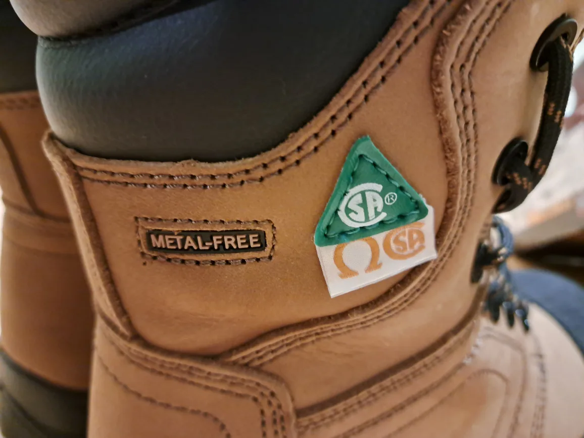 Brand new Kodiak Men's Brown Leather Work Boots - Size 9 image indicator(6)