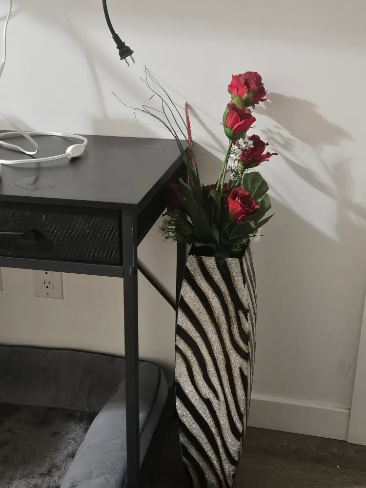 Elegant Black and Gold Striped Vase image indicator(2)