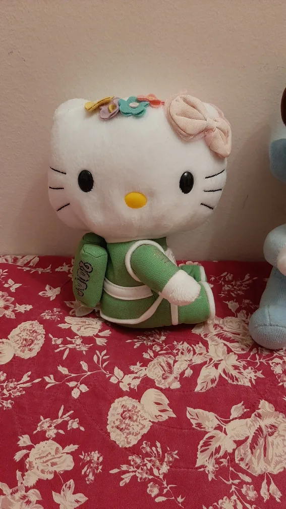 Collectible Plush Toy Set - Hello Kitty, Mickey Mouse, Snoopy image indicator(2)